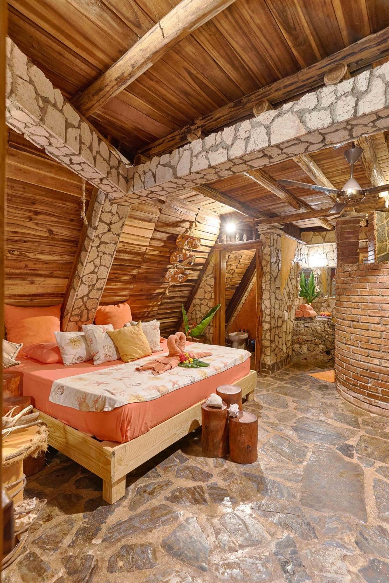 Chalet Tropical Hotel & Restaurant-Pizzeria Las Galeras Eksteriør bilde