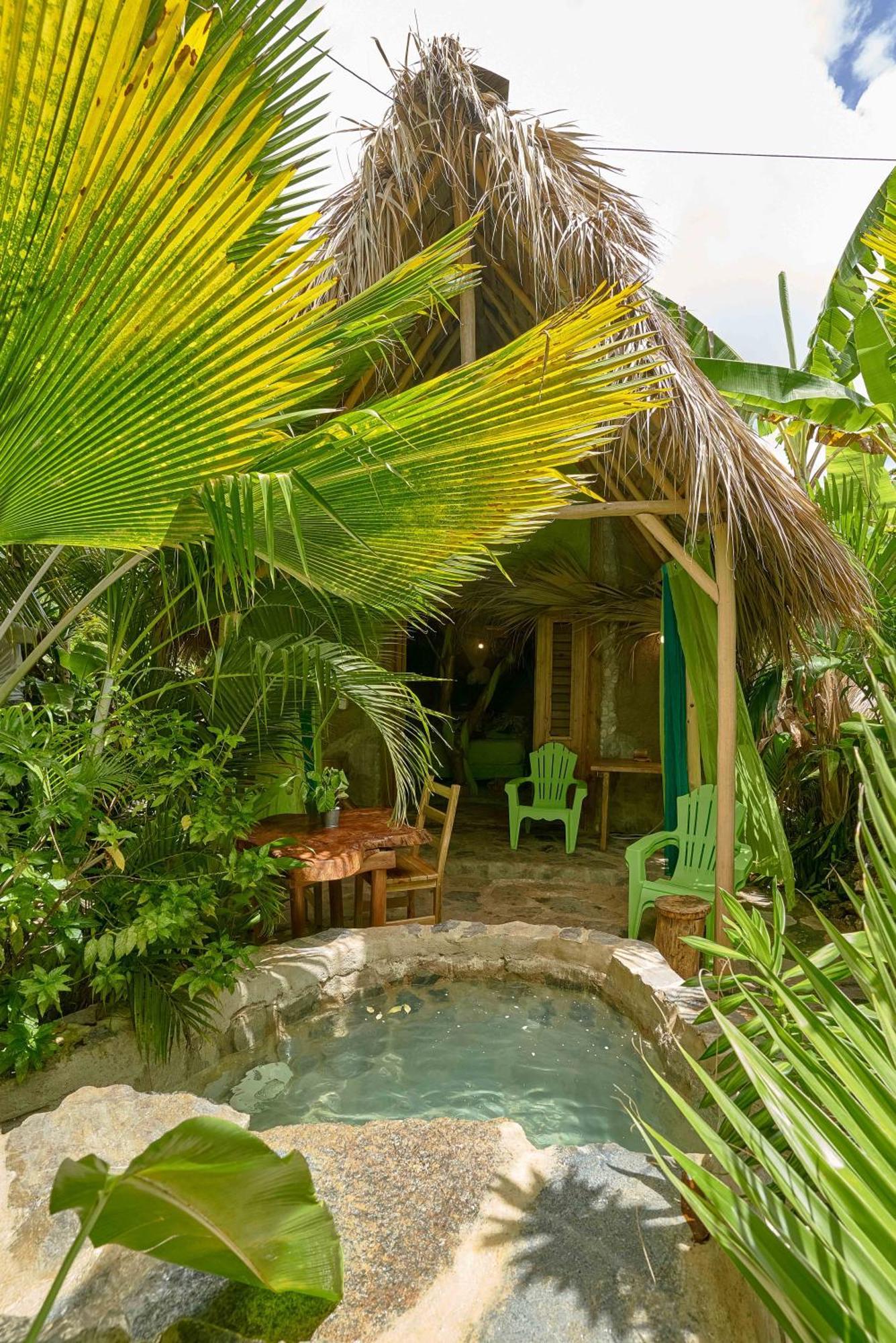 Chalet Tropical Hotel & Restaurant-Pizzeria Las Galeras Eksteriør bilde