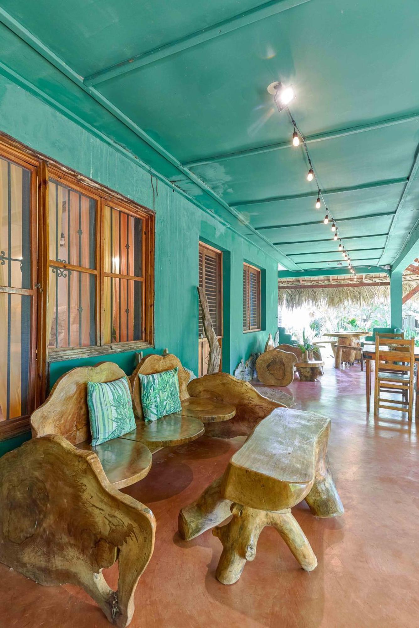 Chalet Tropical Hotel & Restaurant-Pizzeria Las Galeras Eksteriør bilde